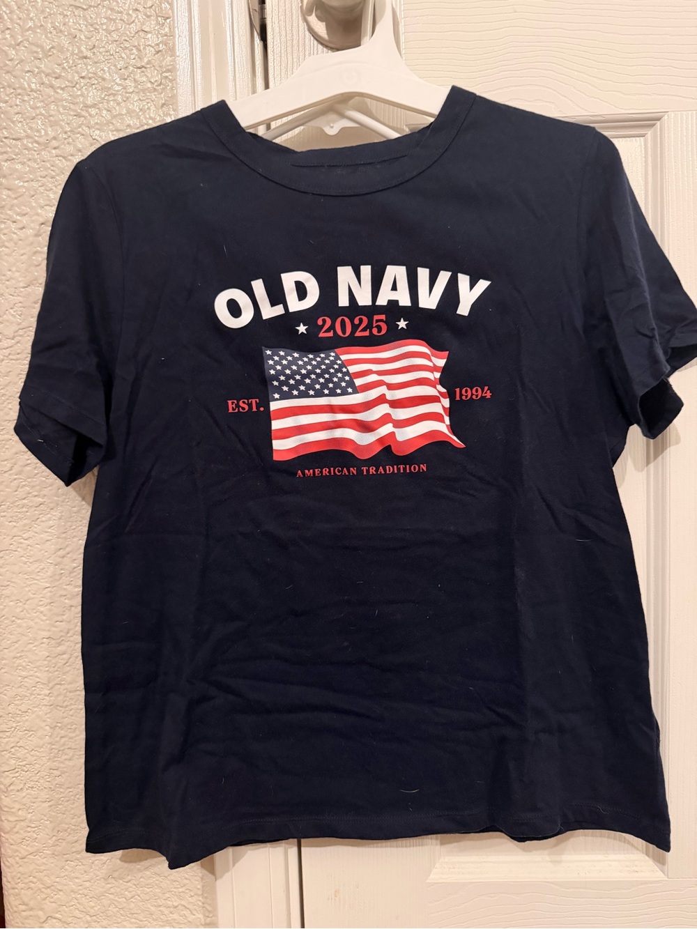 Never worn Old Navy Navy Short-Sleeve American Flag Graphic Tee